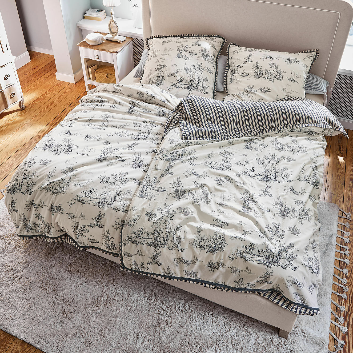 Katoenen beddengoedset in crème met zwart patroon en strepen, vintage stijl voor slaapkamer