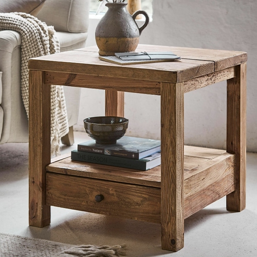 Vierkante bijzettafel van natuurlijk grenenhout met lade en plank voor boeken
