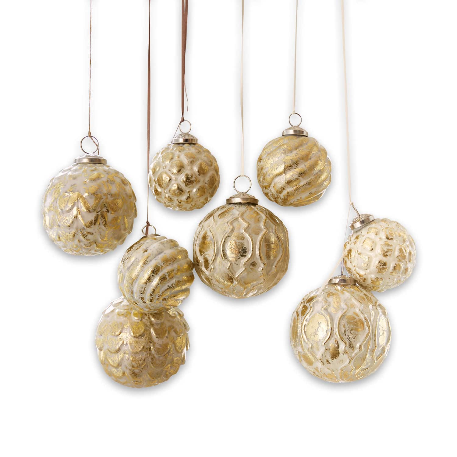 Kerstversiering set van 8 Imogen Set van gouden en witte glazen kerstballen met diverse patronen voor boomdecoratie