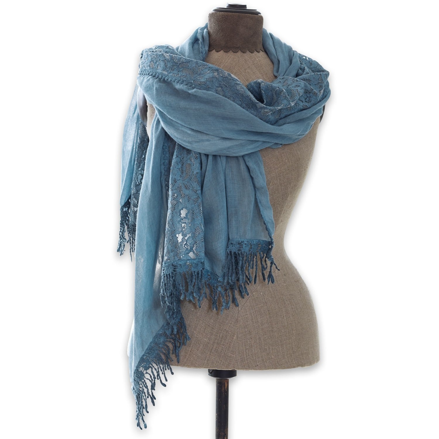 Sjaal Emely Lichte blauwe sjaal met kant en franjes, zachte stof voor koele dagen