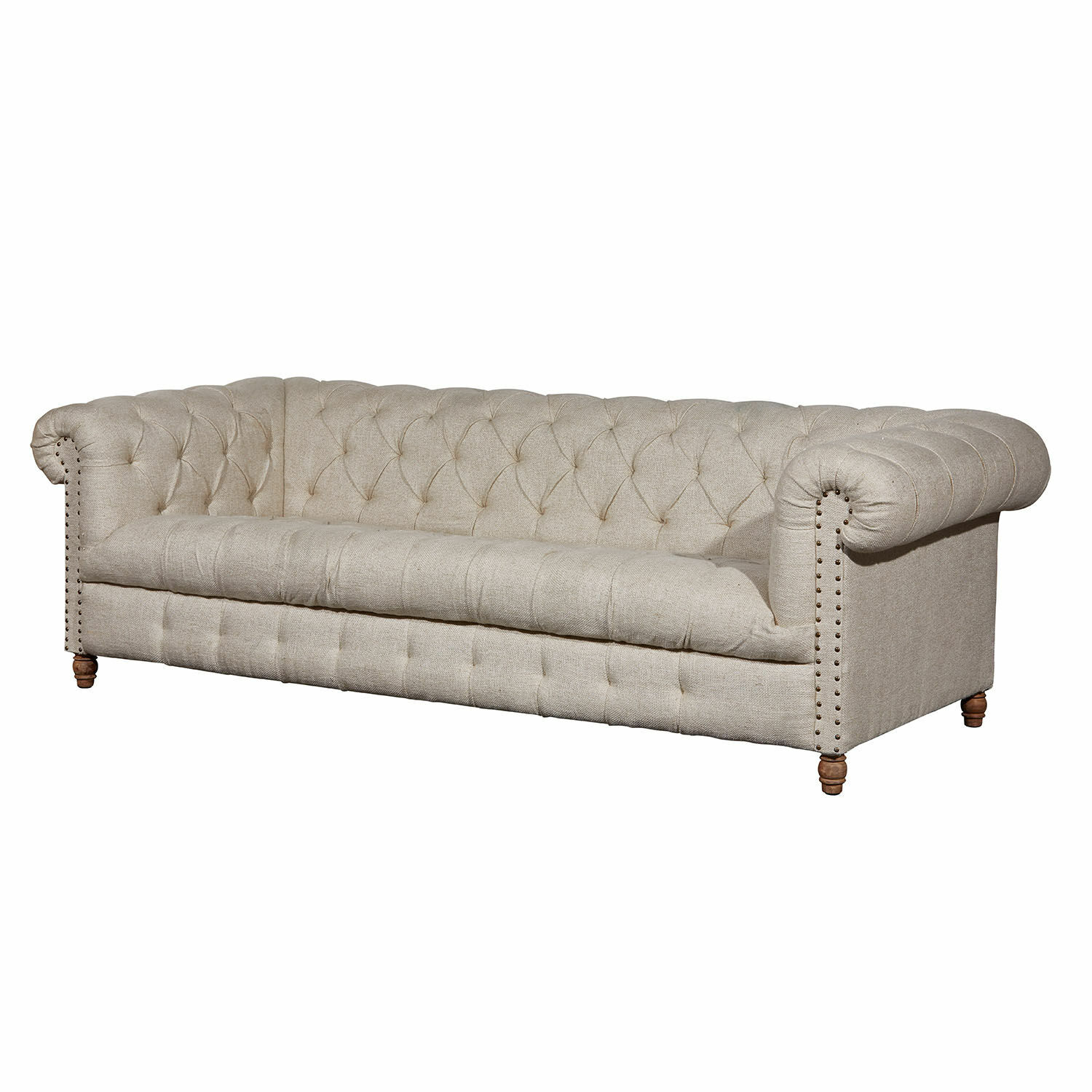 Bank Parpeville Beige Chesterfield stoffen bank met gestikte rugleuning en houten poten voor woonkamer