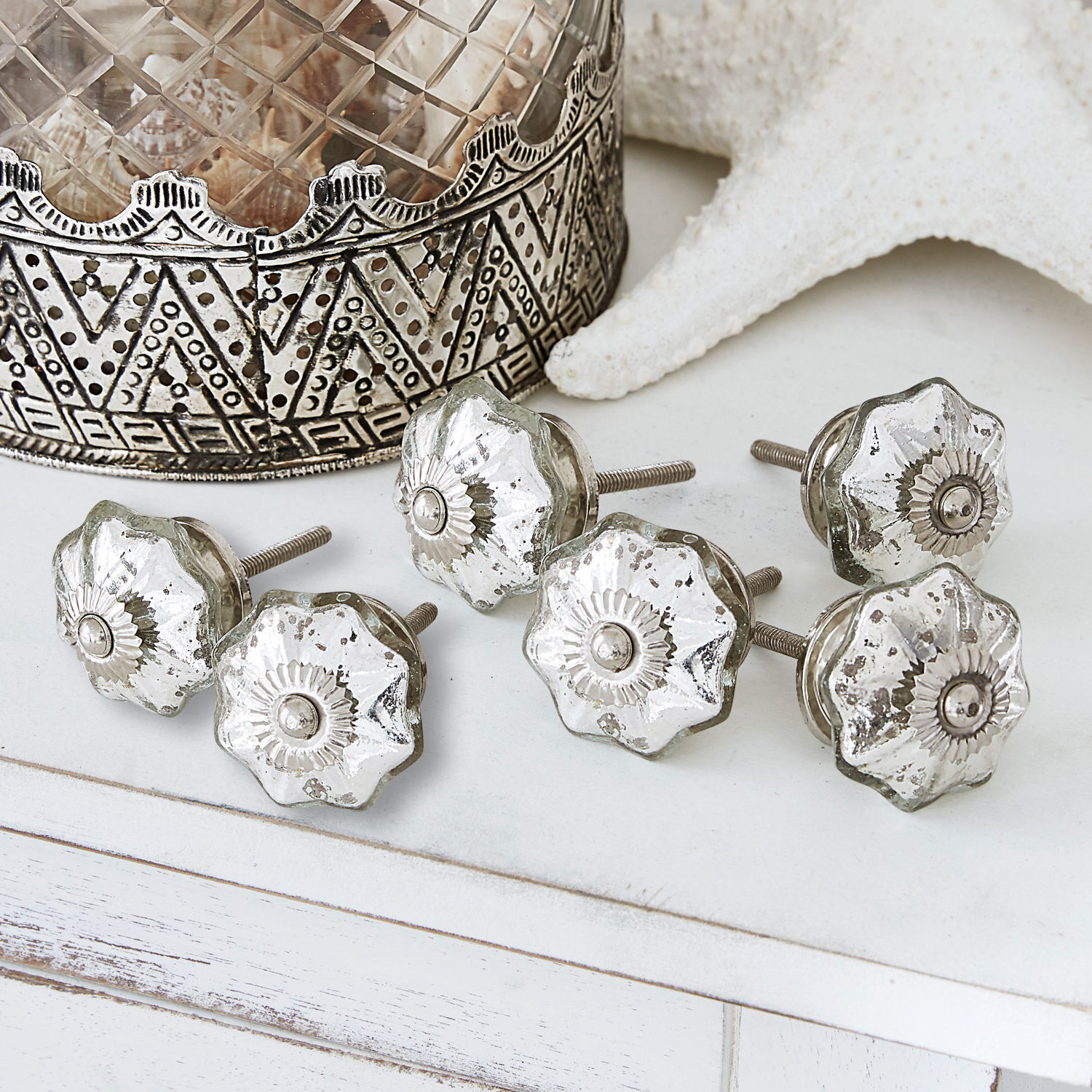 Set van zes zilverkleurige meubelknoppen van verouderd glas voor interieurdecoratie