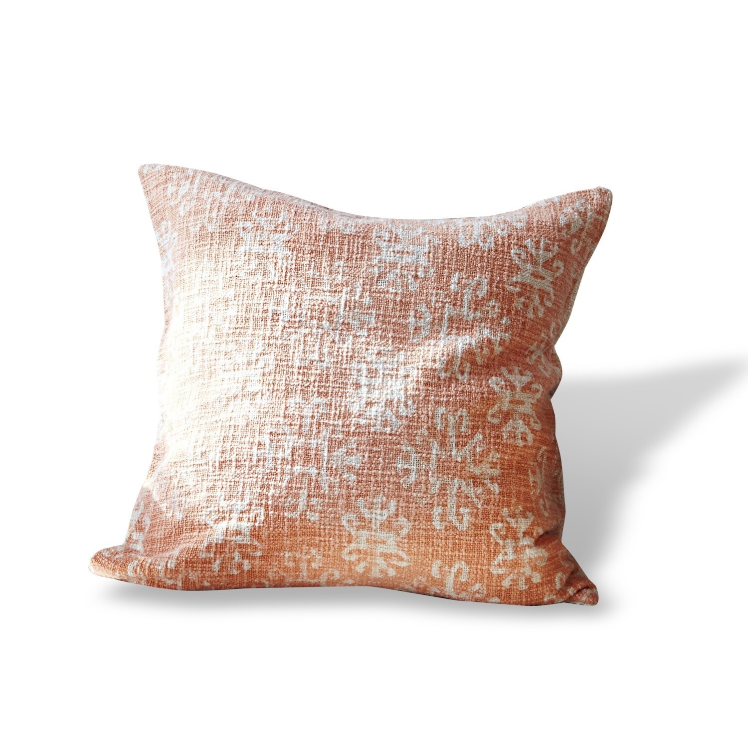 Kussen Kelli Oranje sierkussen met wit sneeuwvlokpatroon van textiel, trendy woonaccessoire