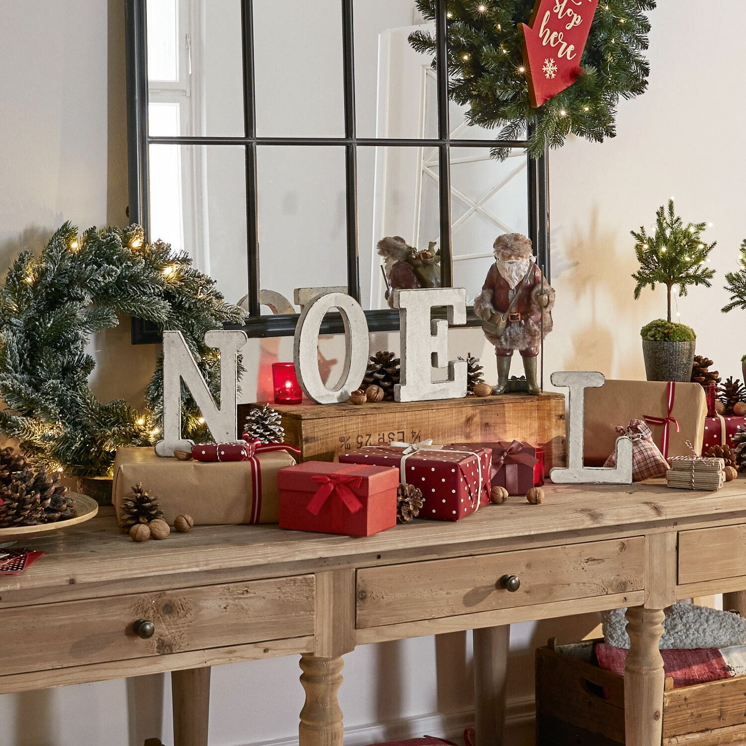 Letters ‘NOËL’ Letters