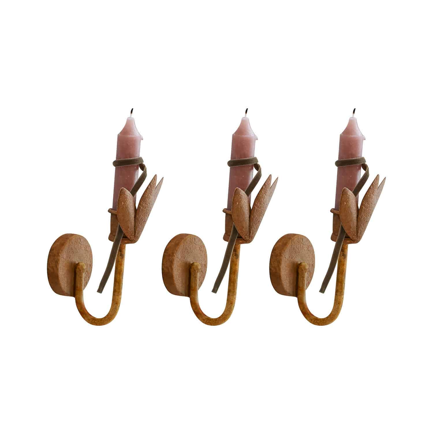 Wandkandelaar set van 3 Cressivaux Set van drie metalen wandkandelaars met roze kaarsen en bladdecoratie, rustieke stijl