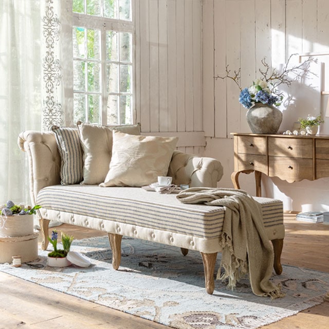 Spotlight: chaise longue