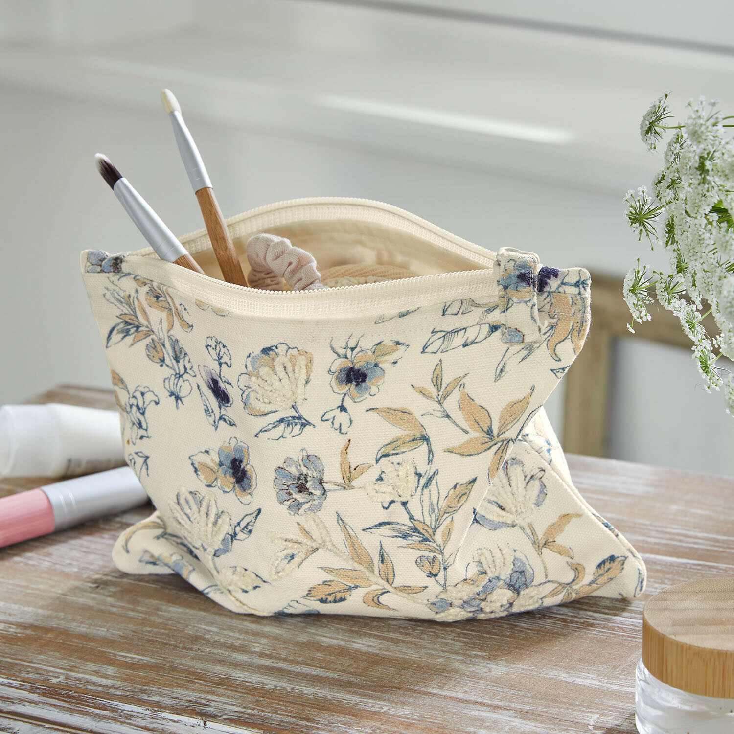 Beige katoenen make-uptasje met bloemenprint, geschikt voor kwasten en make-up accessoires