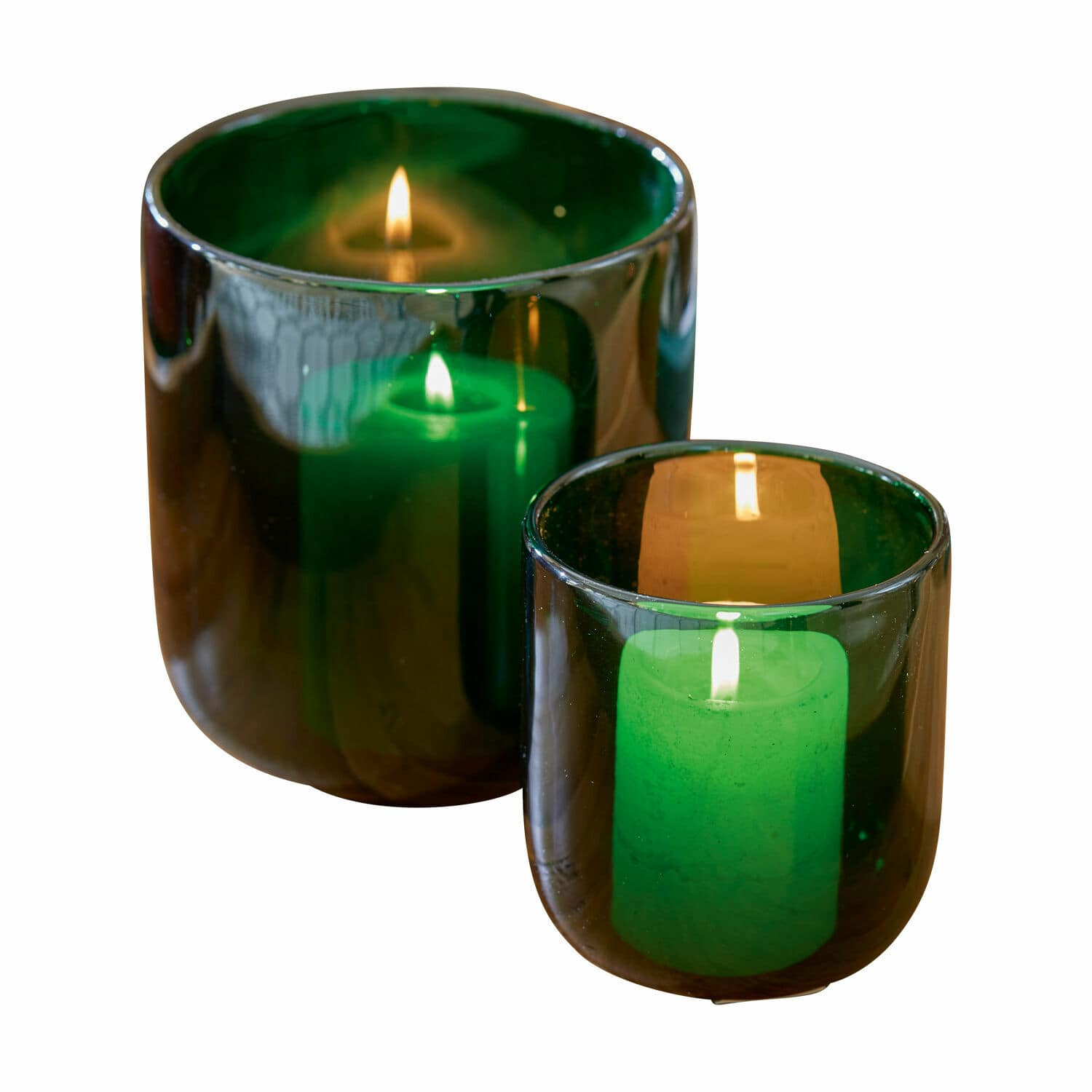 Windlicht set van 2 Theodor Set van twee groene glazen windlichten met brandende kaarsen voor interieurdecoratie