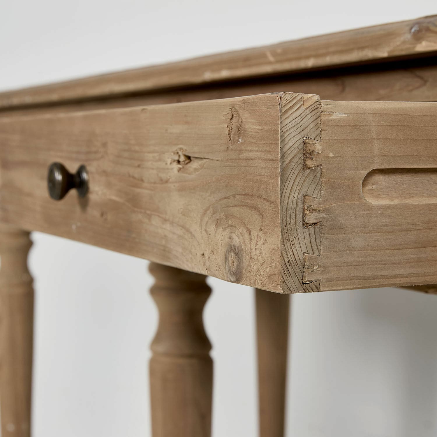 Sidetable Misérieux