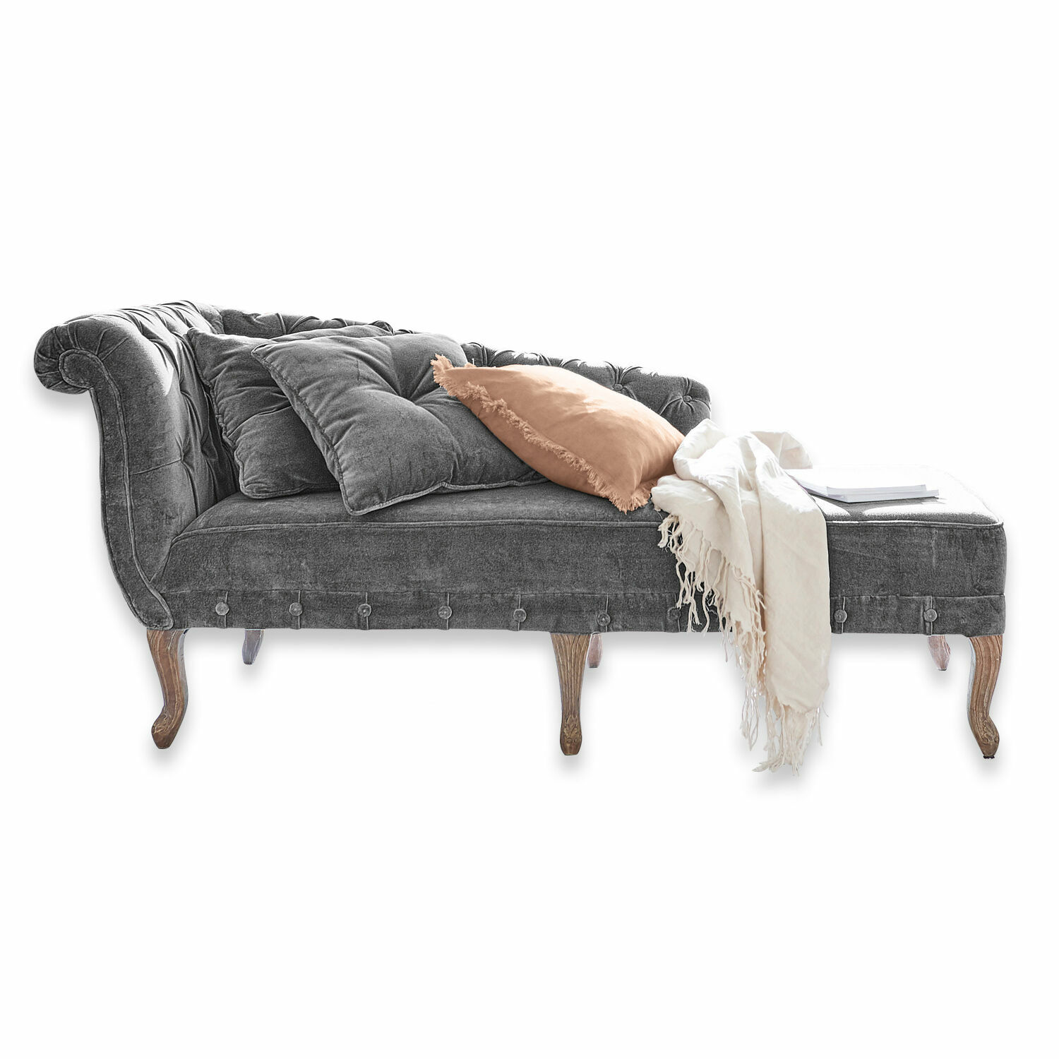 Grijze fluwelen chaise longue met houten poten en kussens, elegante relaxmeubel voor woonkamer