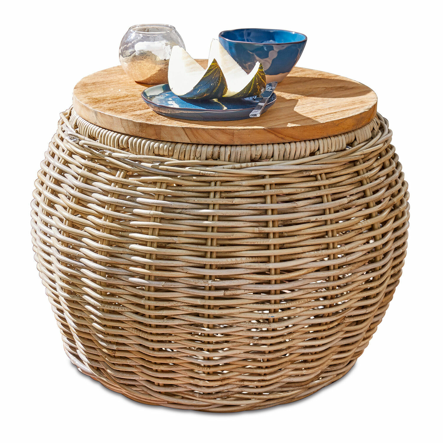 Bijzettafel Sartrouville Ronde rotan tafel met natuurlijk houten blad, versierd met blauw keramisch servies