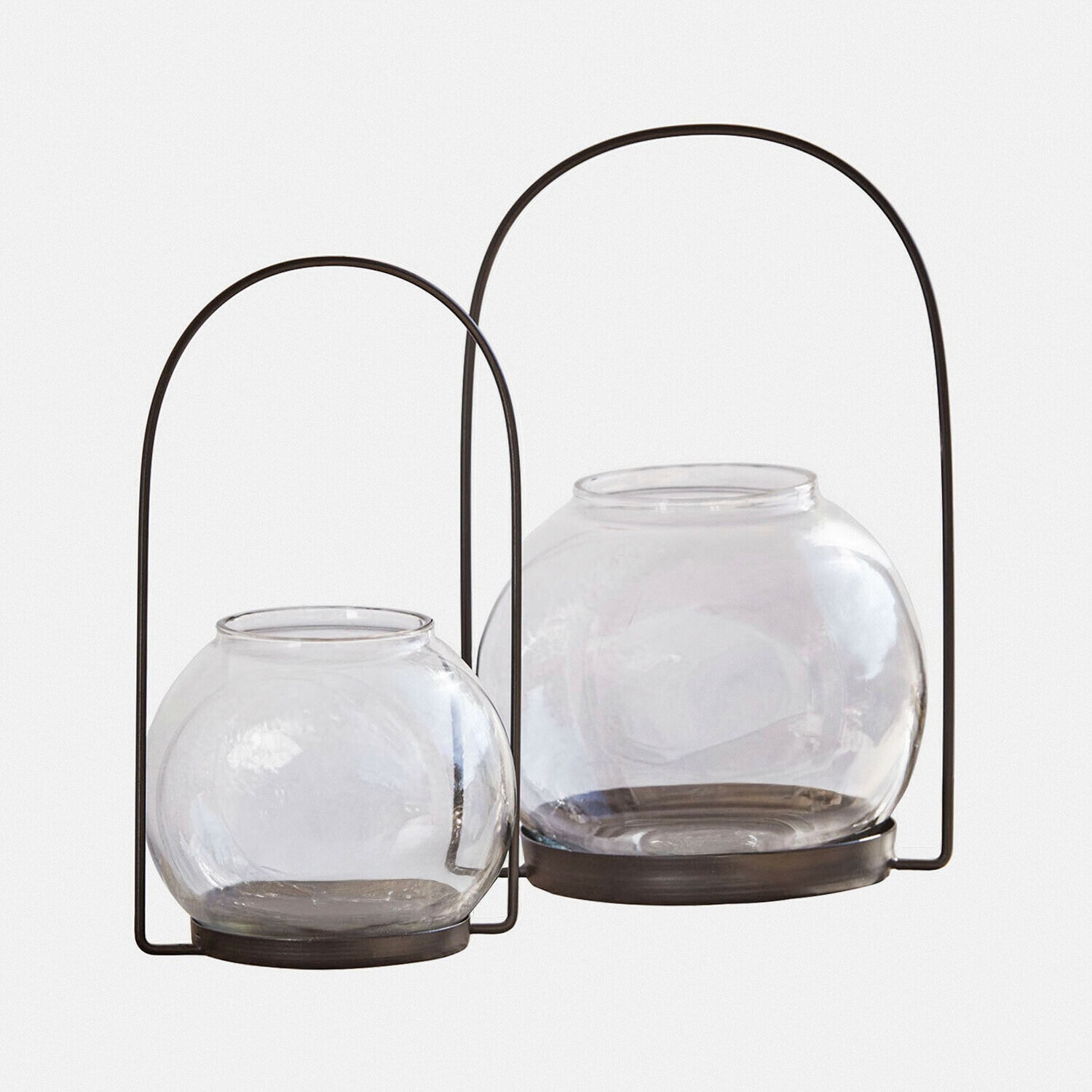 Windlicht set van 2 Serenaro Set van twee doorzichtige glazen lantaarns met zwarte metalen handvatten voor sfeerverlichting