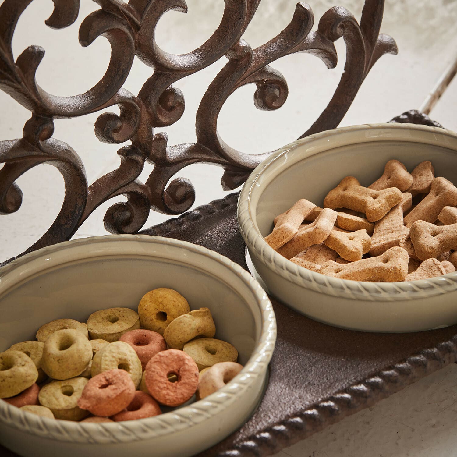 Houder voor voerbakjes Pawilo