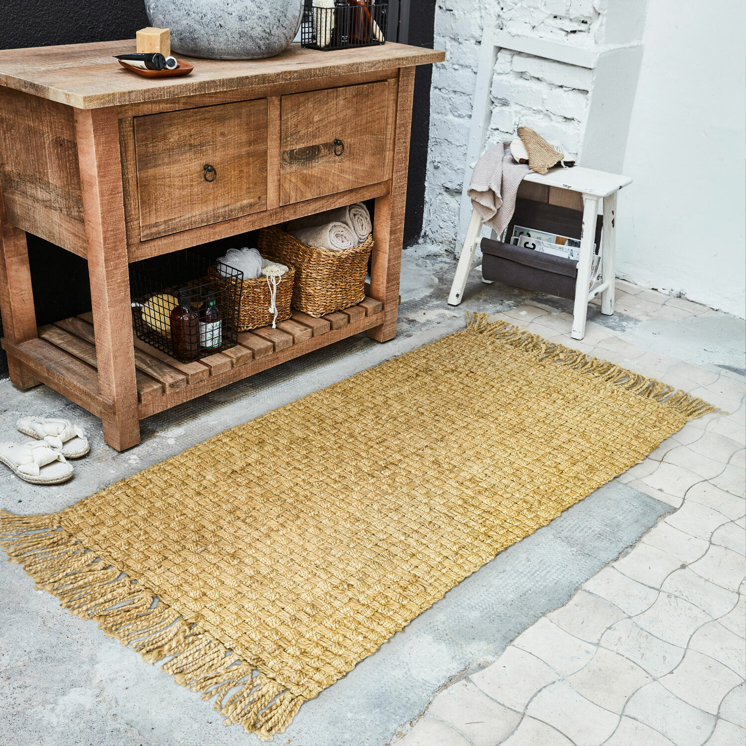 Loper Moody Vloerkleed van natuurlijke jute in honingkleur met franjes, perfect voor interieur en woningdecoratie