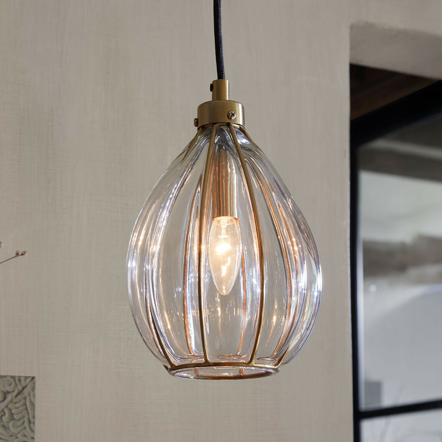 Hanglamp Velunas Glazen hanglamp met messing metalen frame, moderne verlichting voor woonkamer