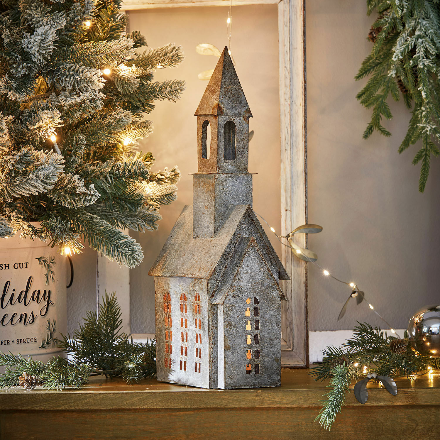 Windlicht Montavino Metalen lantaarn in de vorm van een grijze kerk, kerstdecoratie met warm LED-licht