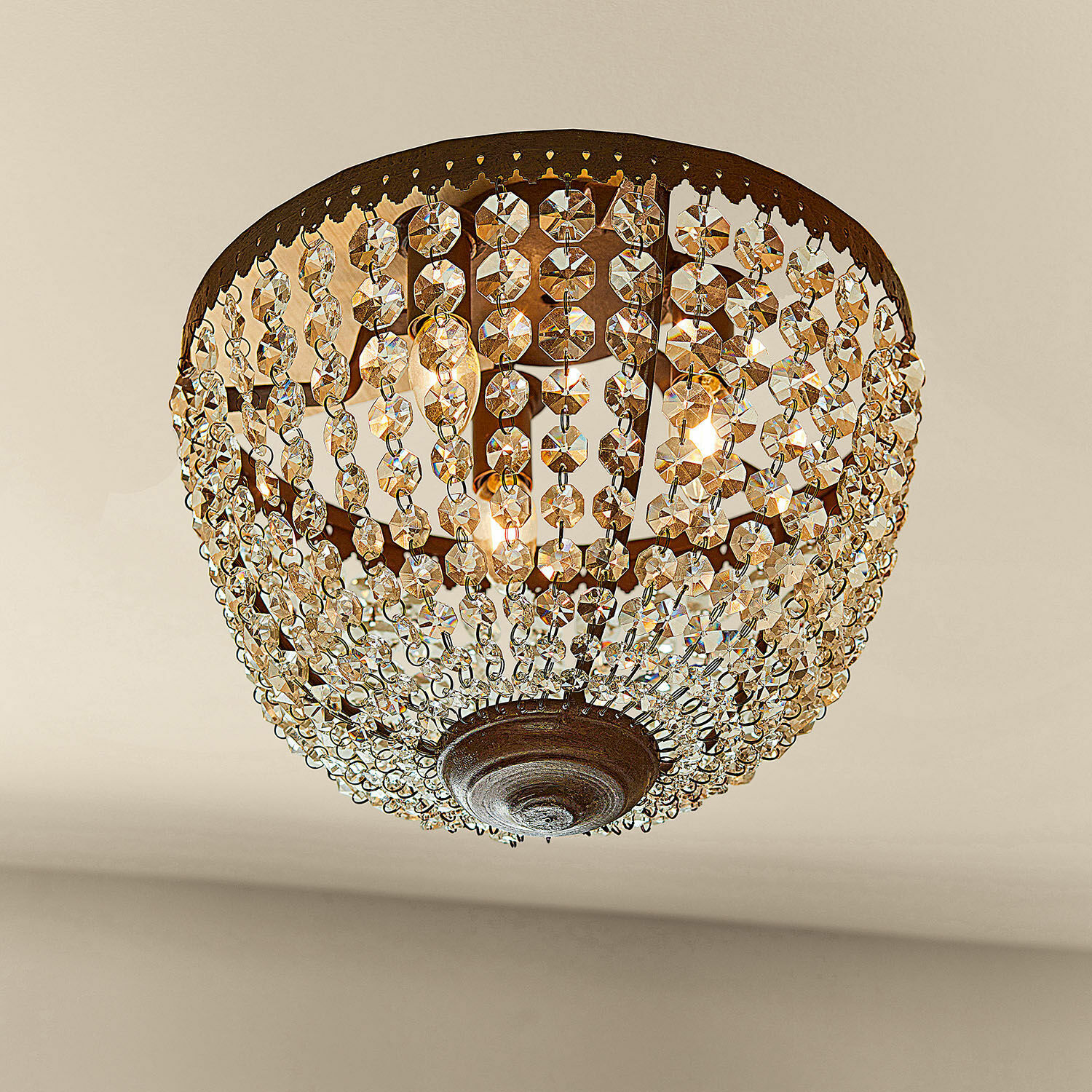 Plafondlamp Tarim Plafondlamp met kristallen hangers en roestkleurig metalen frame, decoratieve LED-lamp