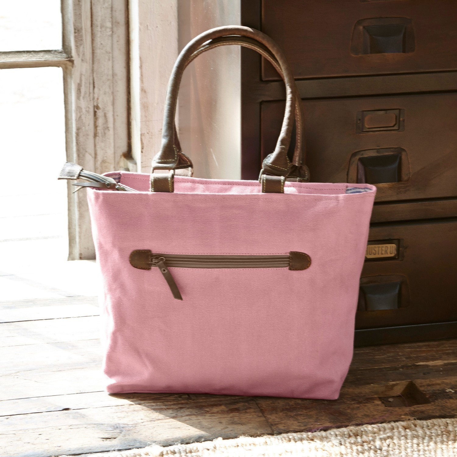 Tas Hillary