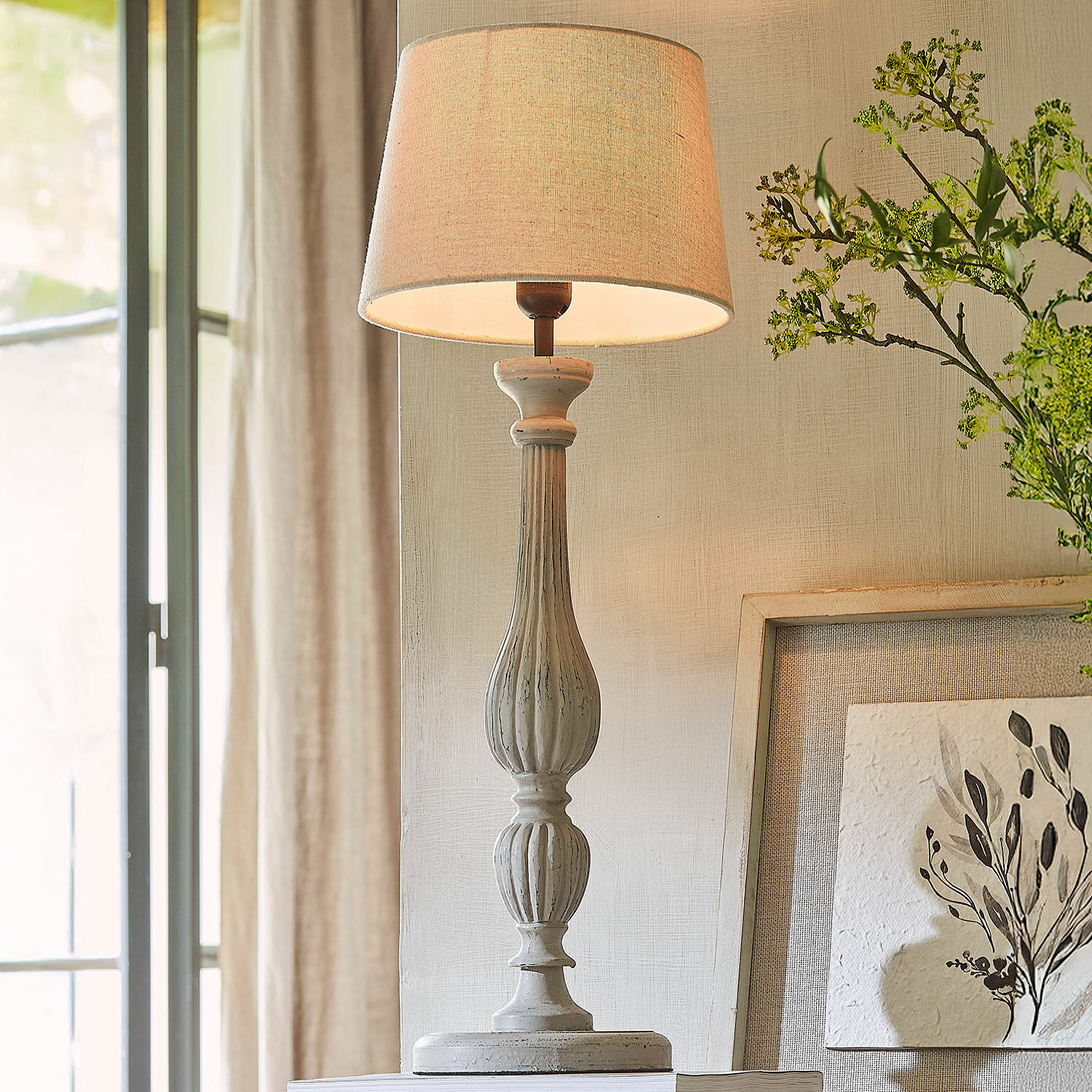 Tafellamp Zepinal Tafellamp van wit hout met beige kap, decoratieve woonkamerlamp