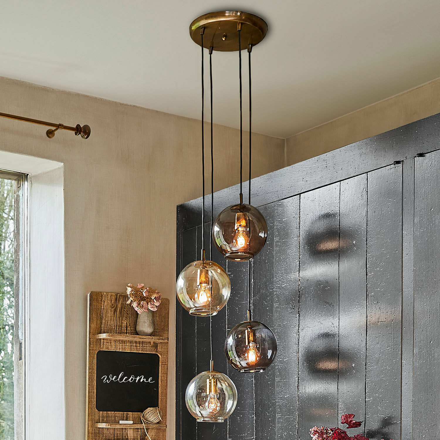 Hanglamp Brontille Hanglamp met vier glazen bollen in rookgrijs en transparant, moderne verlichting voor stijlvolle ruimtes