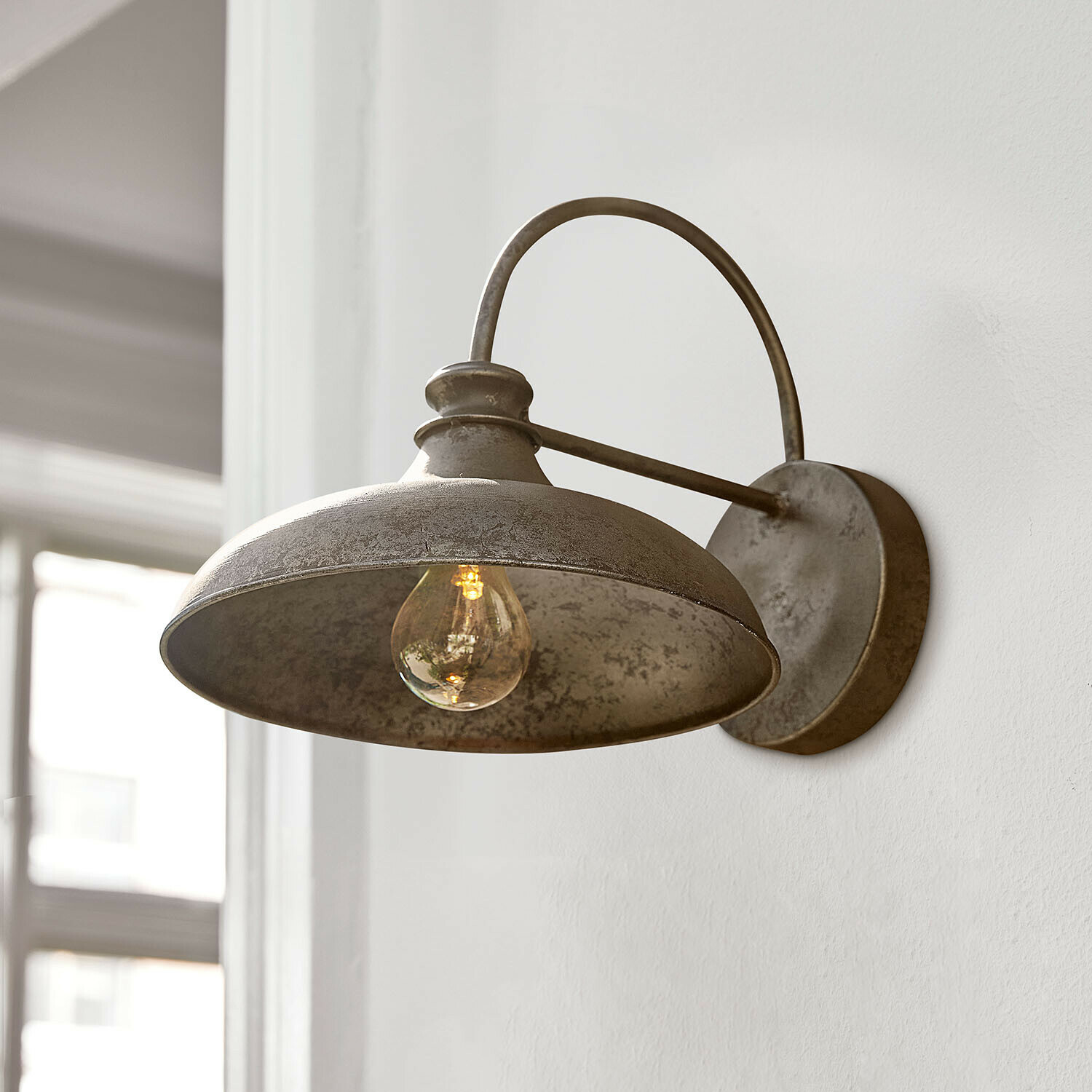 Ledwandlamp Chassorin Grijze metalen wandlamp in vintage stijl met decoratieve lamp voor buitenverlichting