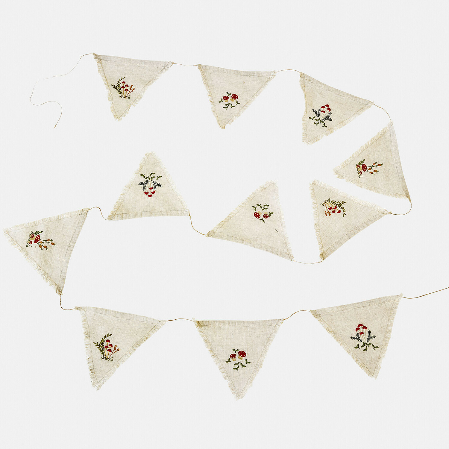 Slinger van natuurlijk linnen met rode en groene geborduurde plantenmotieven, feestelijke decoratie