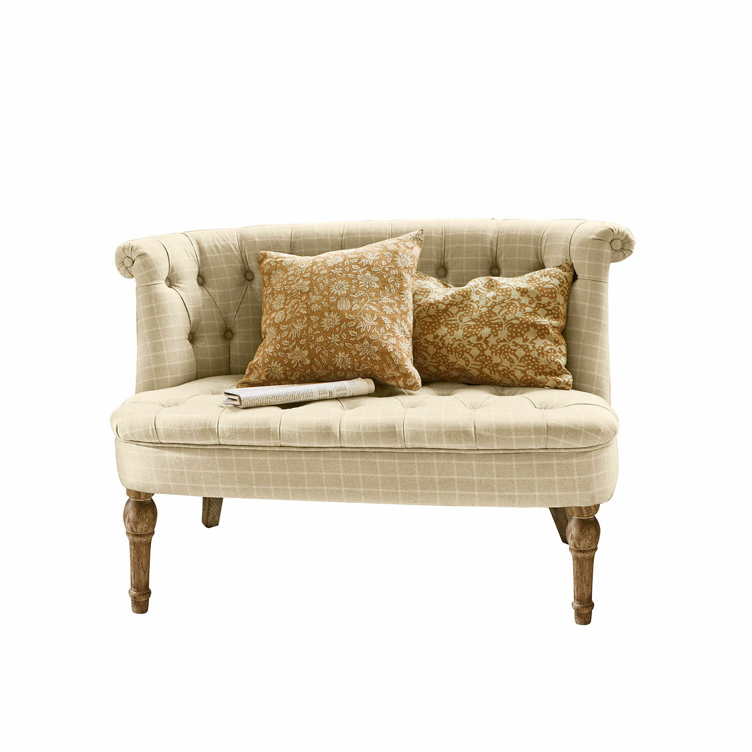 Bank Weralin Beige gestoffeerde bank met houten poten en twee decoratieve kussens met bloemenpatroon