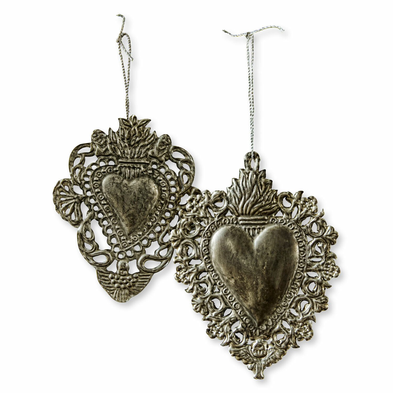 Decoratief ornament set van 2 Medes Metalen hartvormige hangers met opengewerkt patroon en koord voor interieurdecoratie