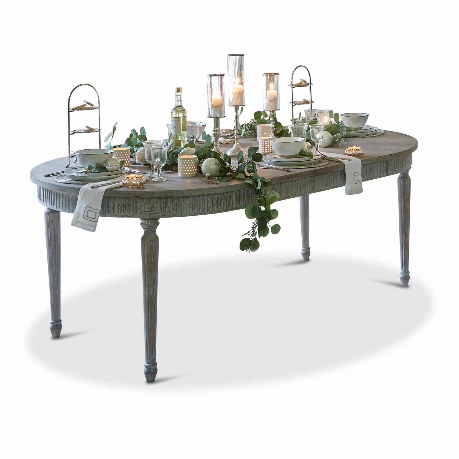 Tafel Cienegas Ovale grijze houten tafel met decoratieve loper en kaarsen voor een feestelijk diner