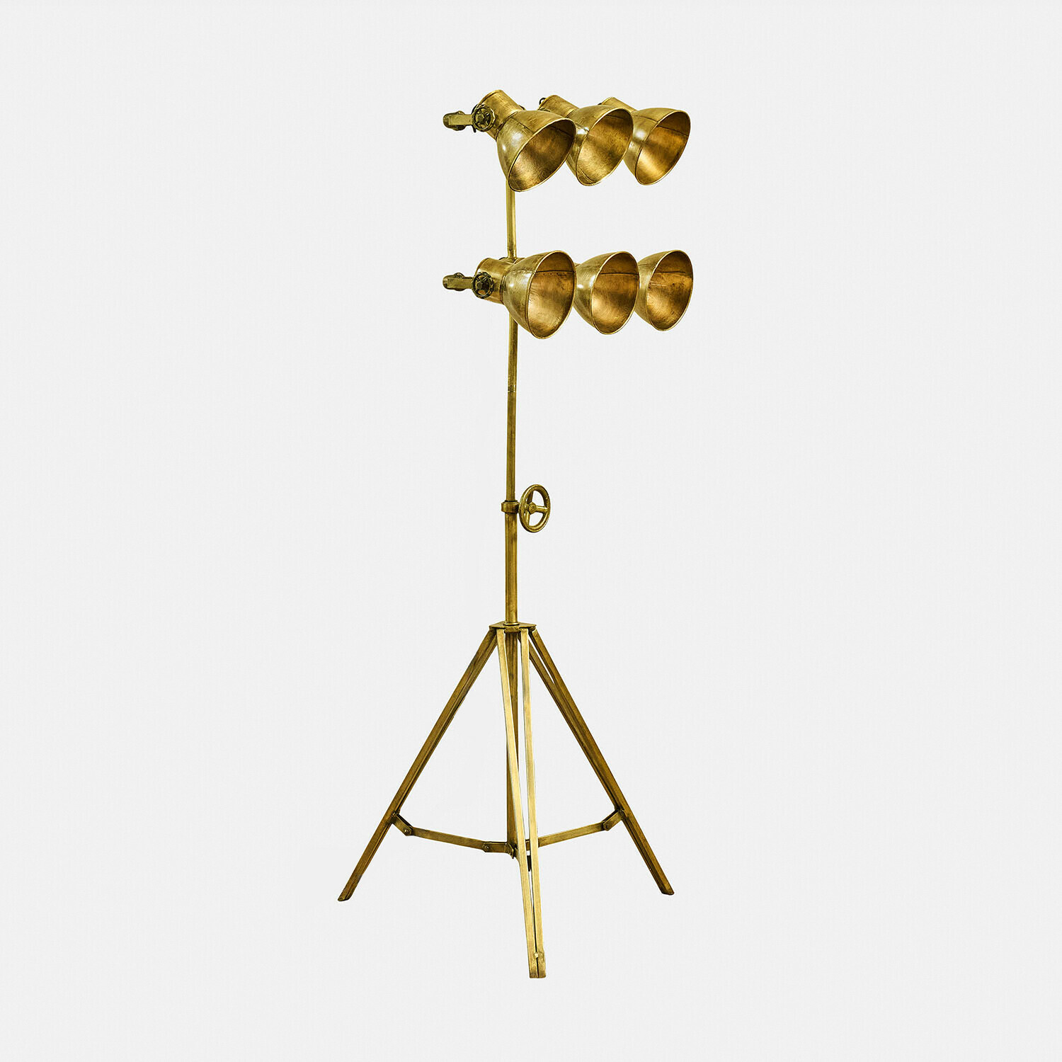 Vloerlamp Venshire Staande lamp van messing met zes kappen op een driepoot, decoratieve binnenverlichting