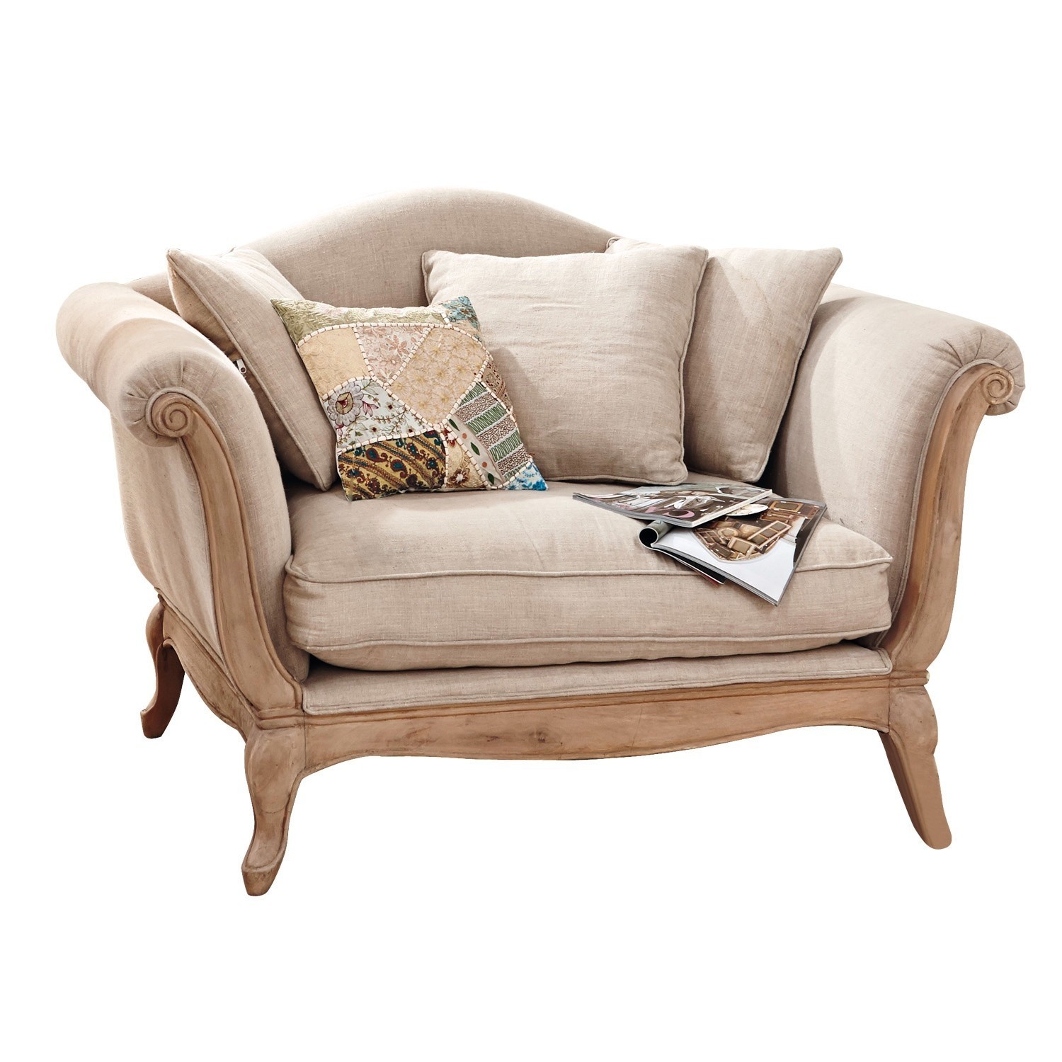 Beige bank met houten frame en zachte kussens, vintage stijl voor woonkamer