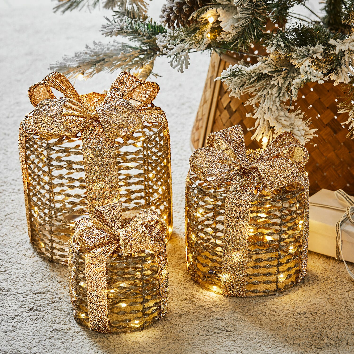 Ledcadeau set van 3 Lorivane Set van drie gouden geschenkdecoraties van gaas met LED-lichtjes voor kerstversiering