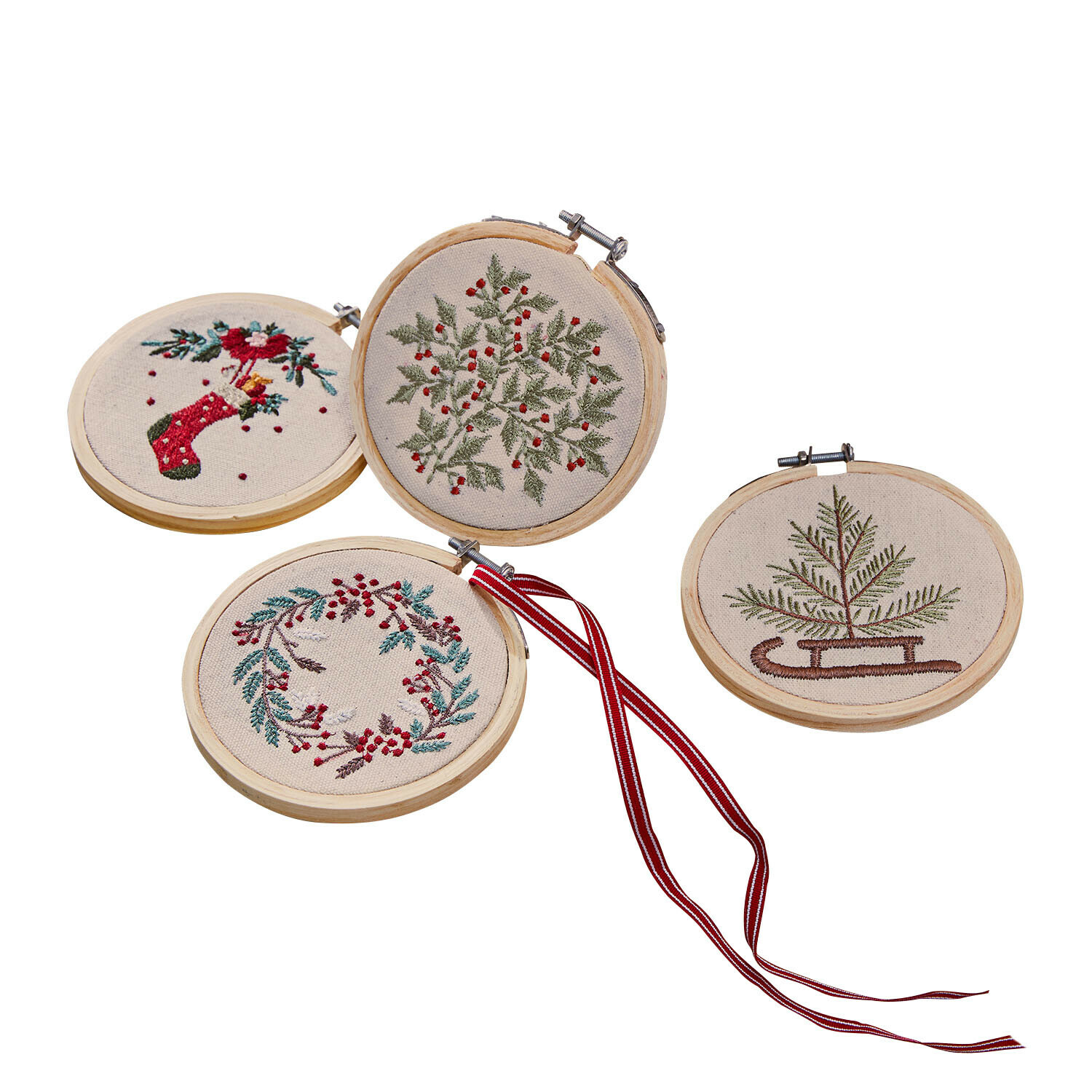 Hanger set van 4 Seravas Set van vier geborduurde kerstversieringen van natuurlijke stof met plantenmotieven en rode accenten