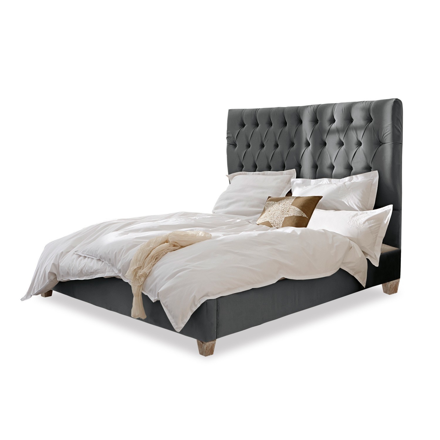 grijs Benton bed met grijs gestoffeerd hoofdeinde en houten poten, bekleed met stof