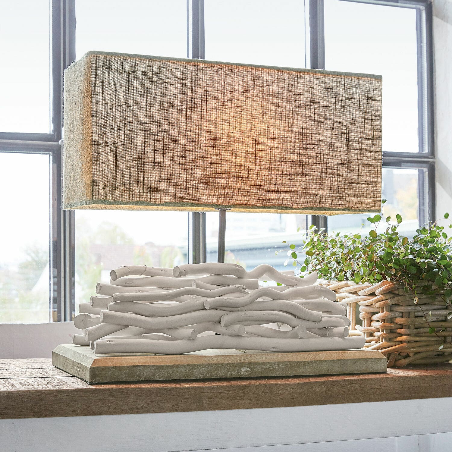Tafellamp Caribou Tafellamp met beige kap en decoratieve basis van witte houten takken