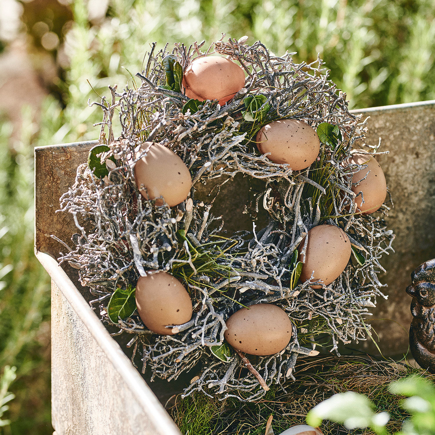Krans met eieren Contreur Decoratieve krans van takken met bruine eieren, natuurlijk paasdecor voor huis en tuin