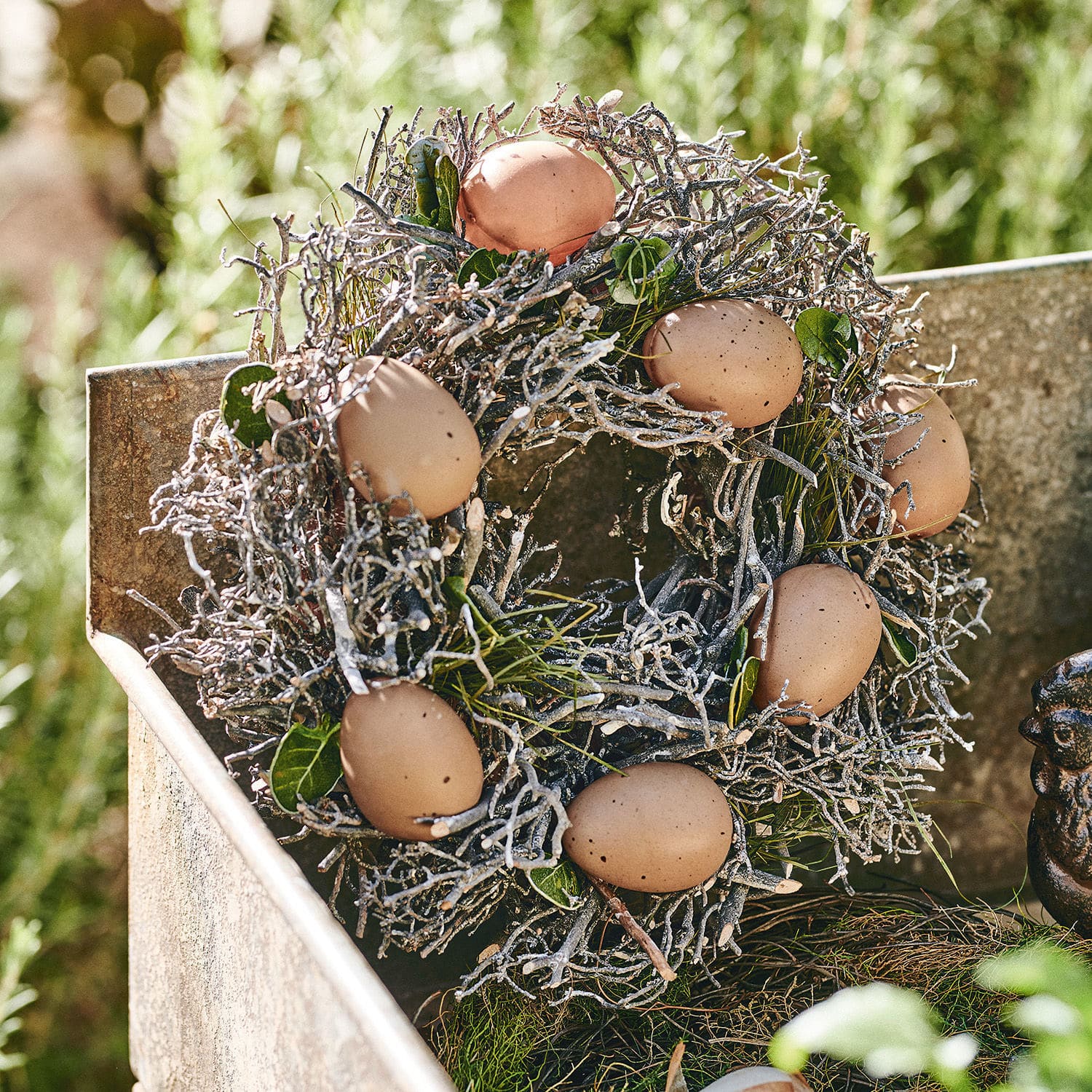 Krans met eieren Contreur Decoratieve krans van takken met bruine eieren, natuurlijk paasdecor voor huis en tuin