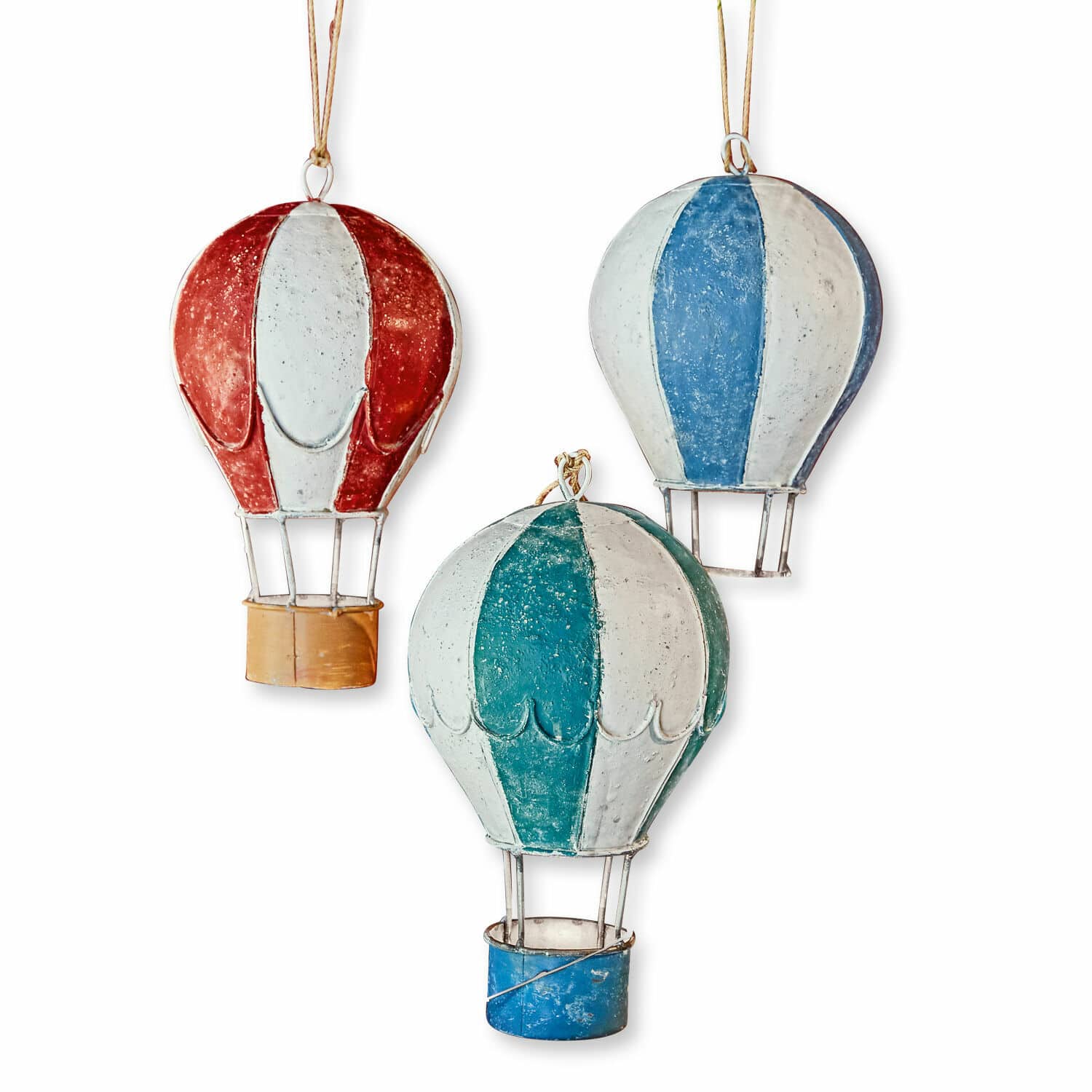 Decoratieve metalen heteluchtballonnen in rood, blauw en groen om op te hangen