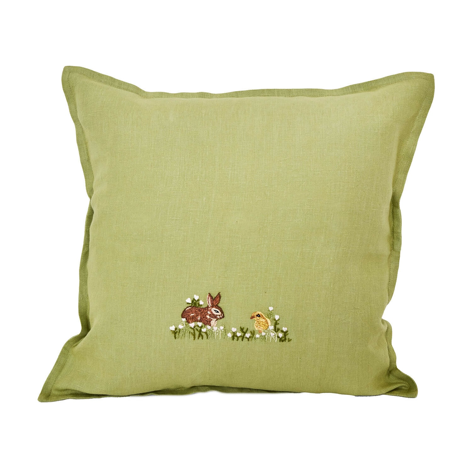 Groen linnen kussen met borduurwerk van konijn en kuiken in gras, lente woondecoratie