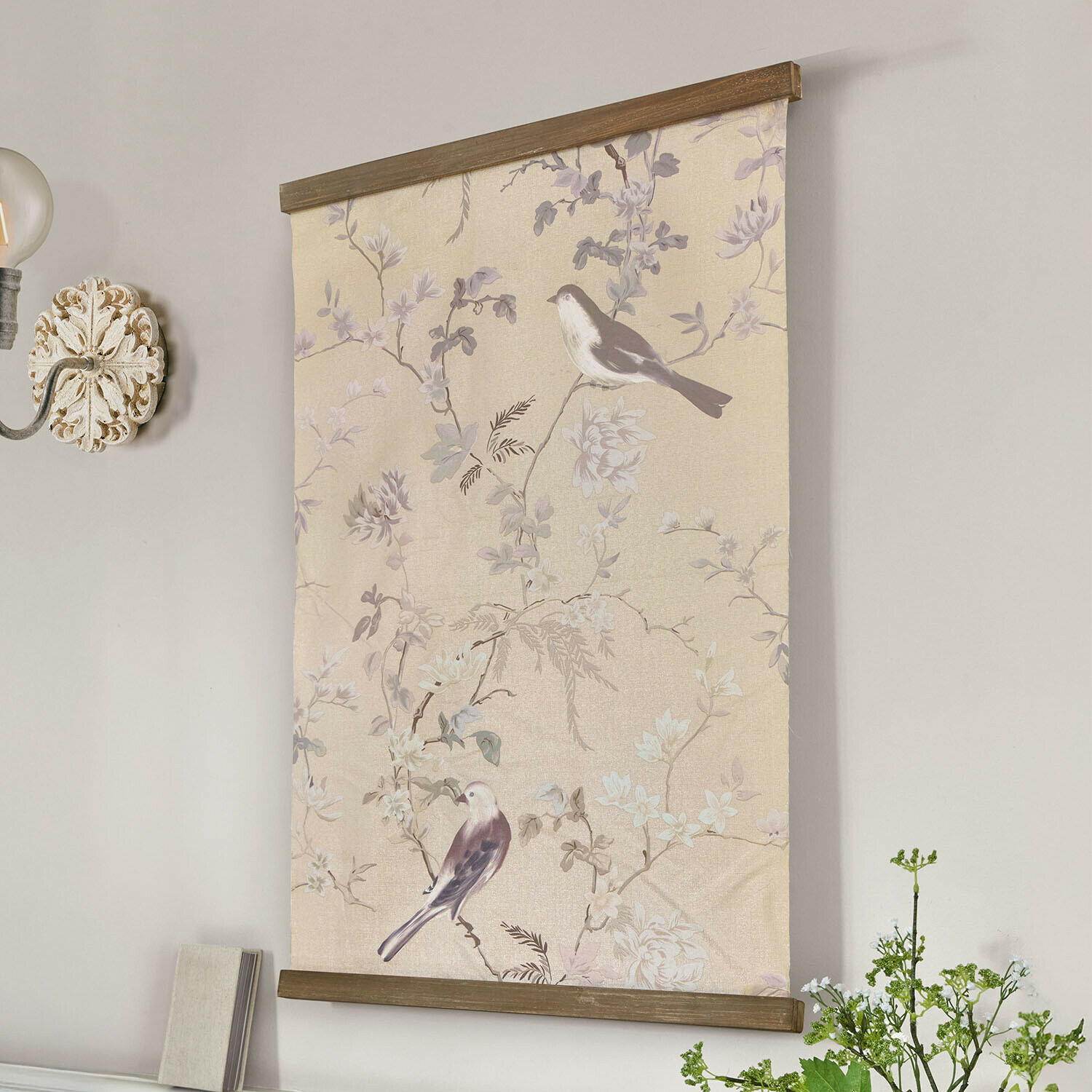 Decoratief canvas met vogels en bloemen in pastelkleuren, houten lijst