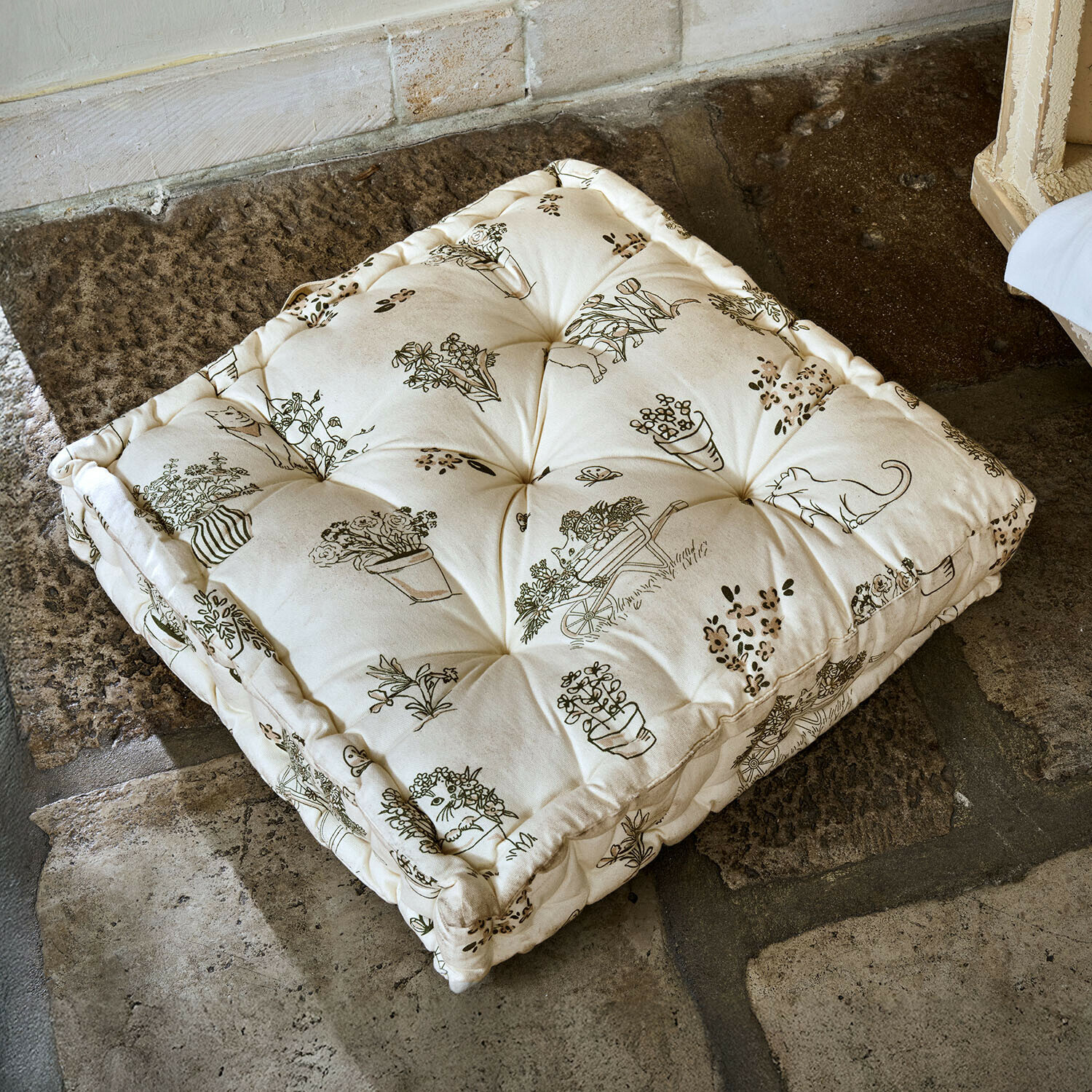 Dikke crèmekleurige vloerkussen met planten- en kattenprint, zachte katoen, interieurdecoratie