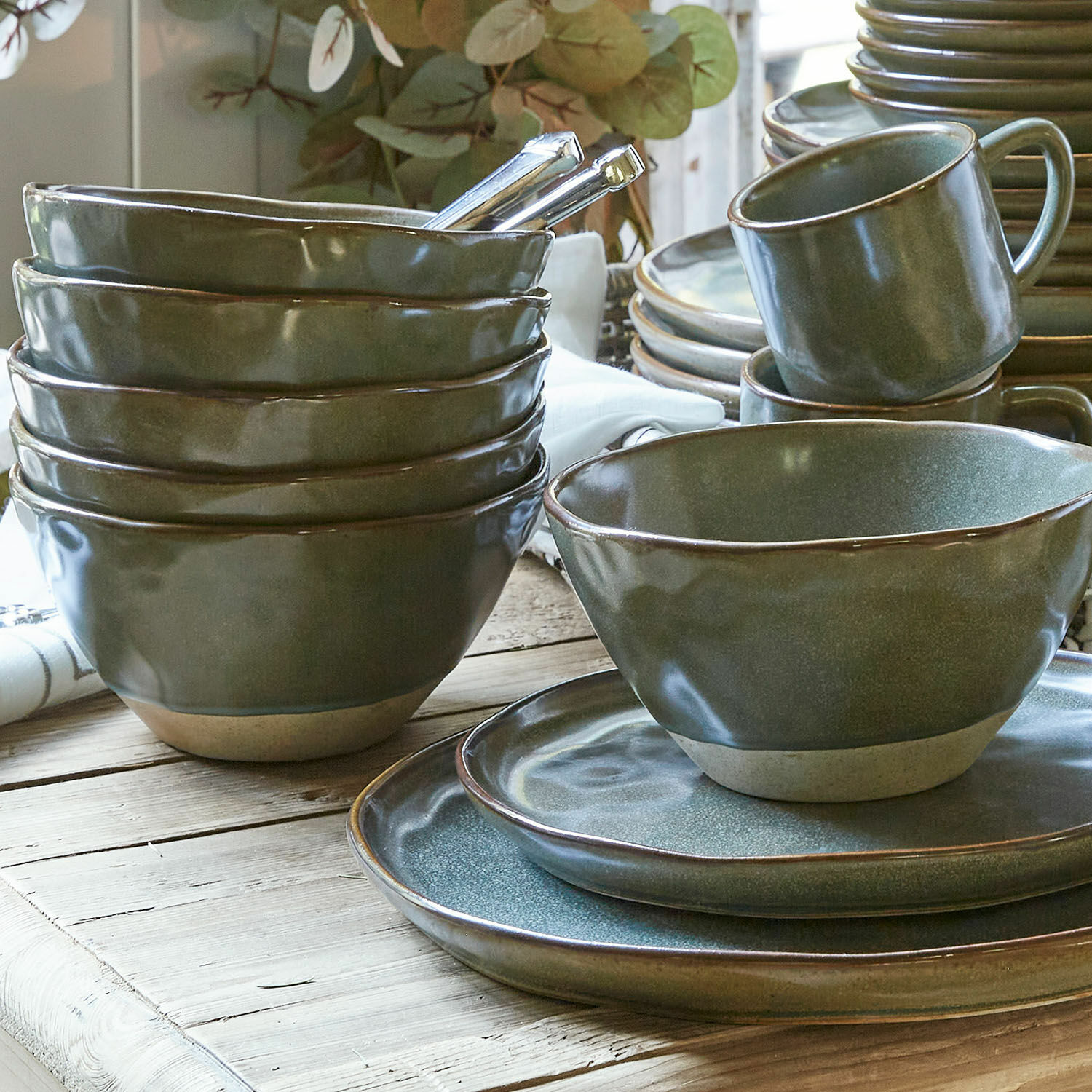 Servies set van 30 Biarré
