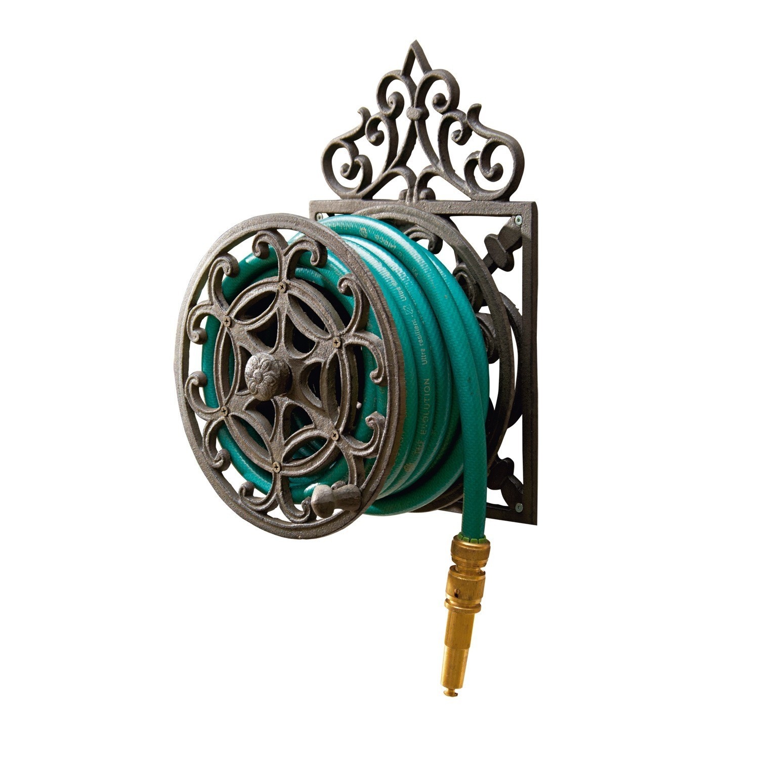 Tuinslanghaspel Trelly Decoratieve bruine metalen wandhouder voor tuinslang met groene slang en messing mondstuk