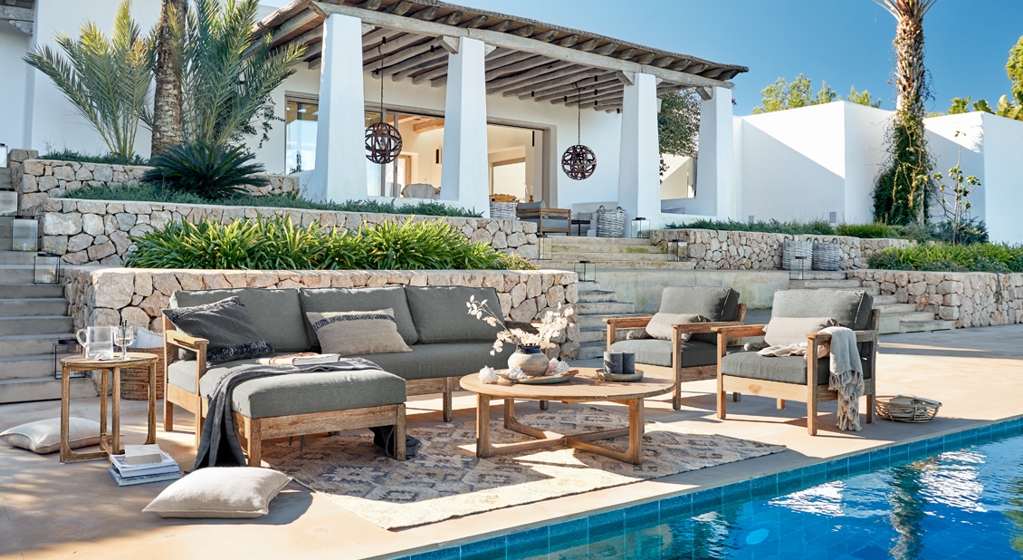 Ontspannen uren aan het zwembad