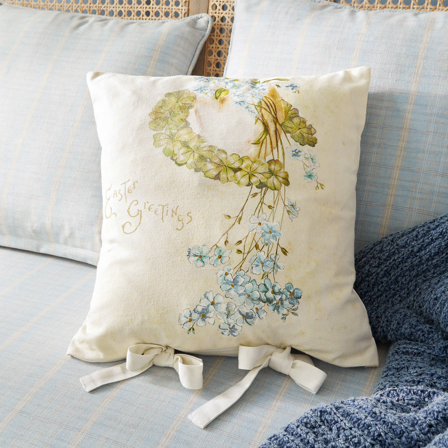 Kussenhoes Fierolla Decoratief katoenen kussen in crème met bloemenprint en sierstrikjes