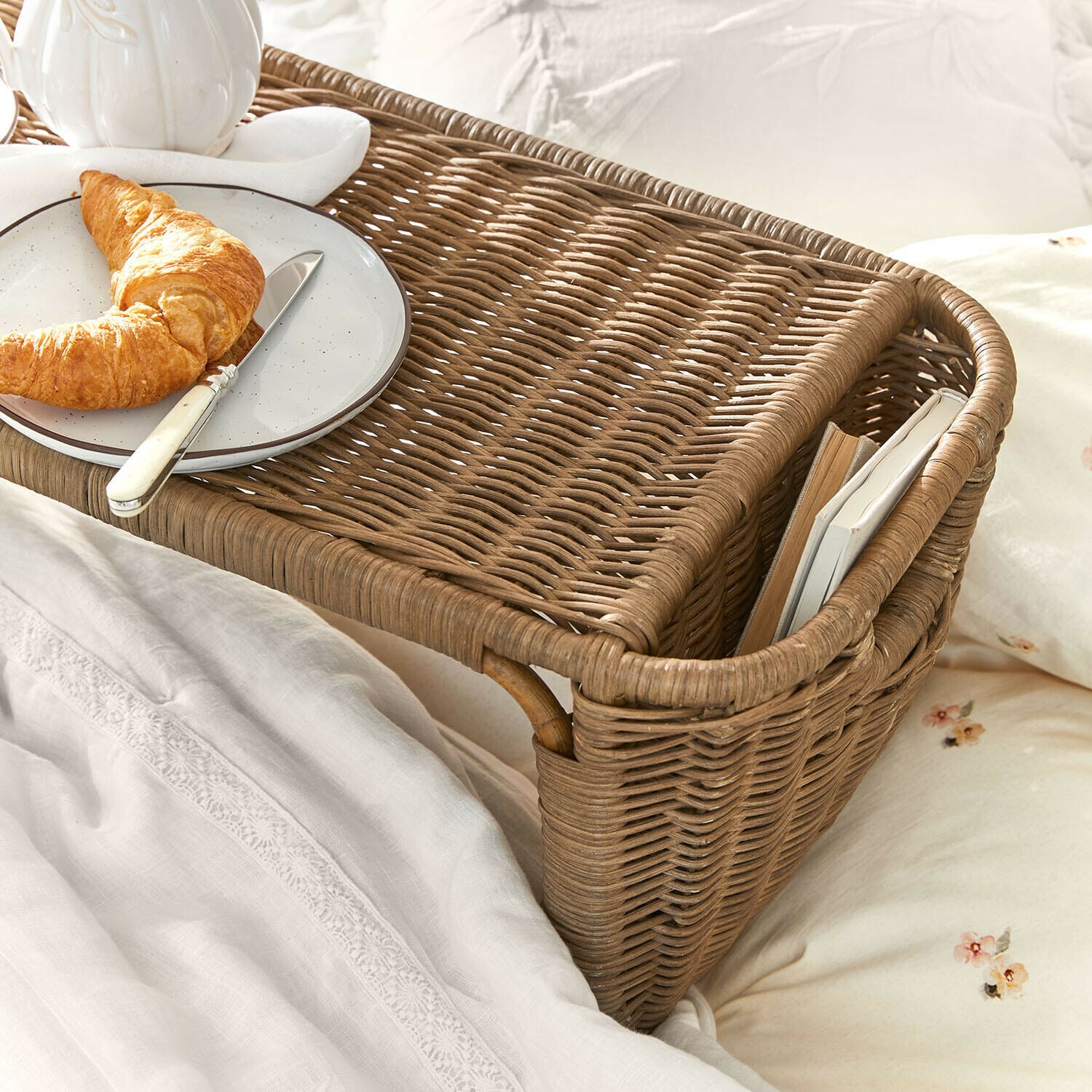 Bedtafeltje Mirewood