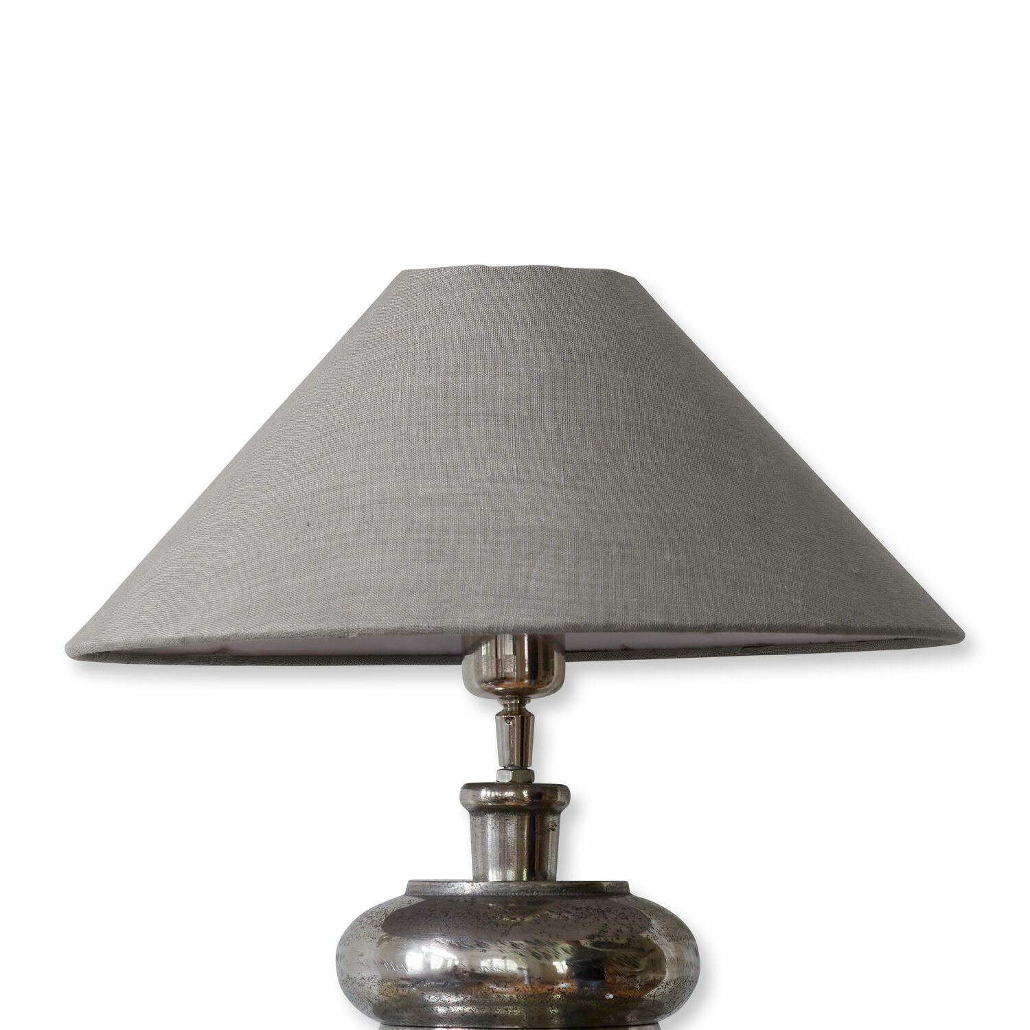 taupe Tafellamp Emmera met metalen voet en taupekleurige lampenkap, stijlvolle binnenverlichting