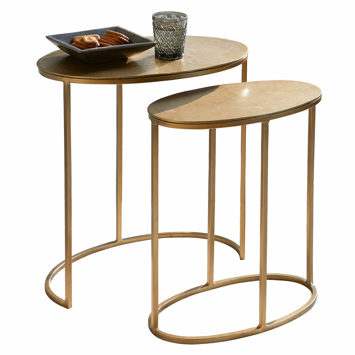 Set van twee gouden metalen ovale bijzettafels, modern design voor de woonkamer