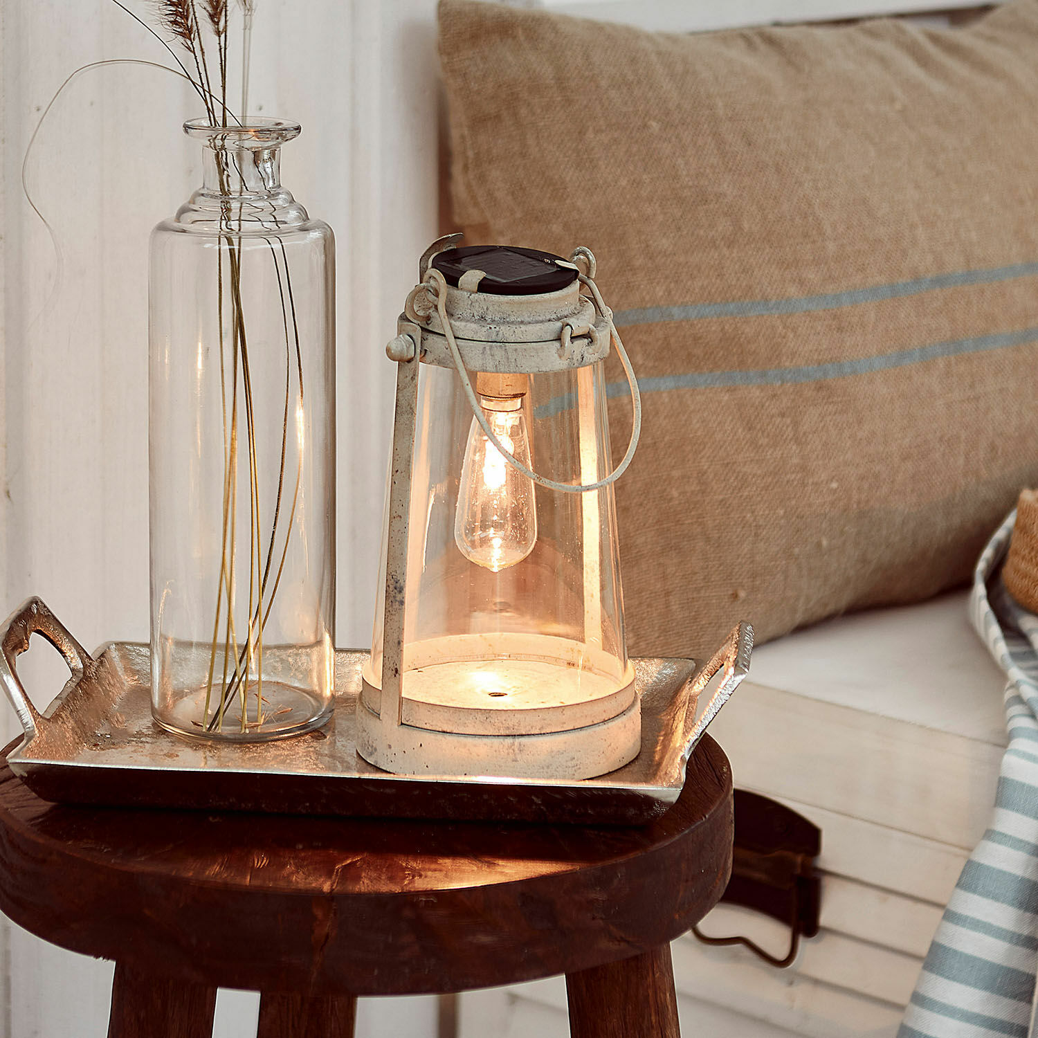 Lantaarn op zonne-energie Chénens