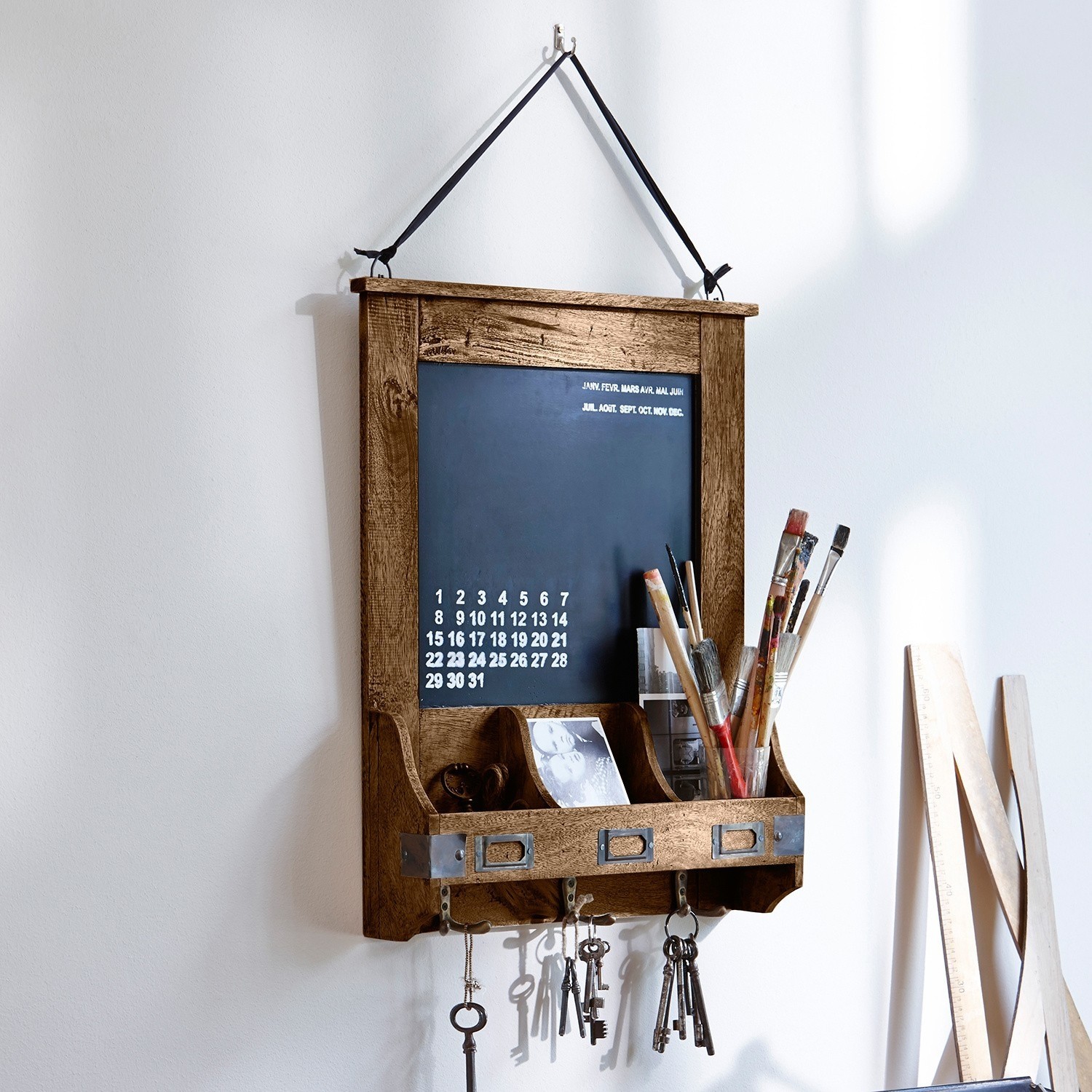 Organizer Taney Houten bord met kalender, penseelhouder en sleutelhaken voor aan de muur